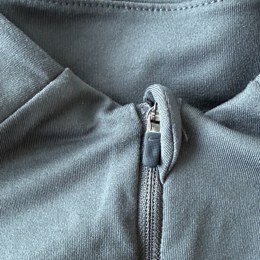 Nike Black Long-Sleeve Quarter-Zip Performance Top - Picture 5 of 8